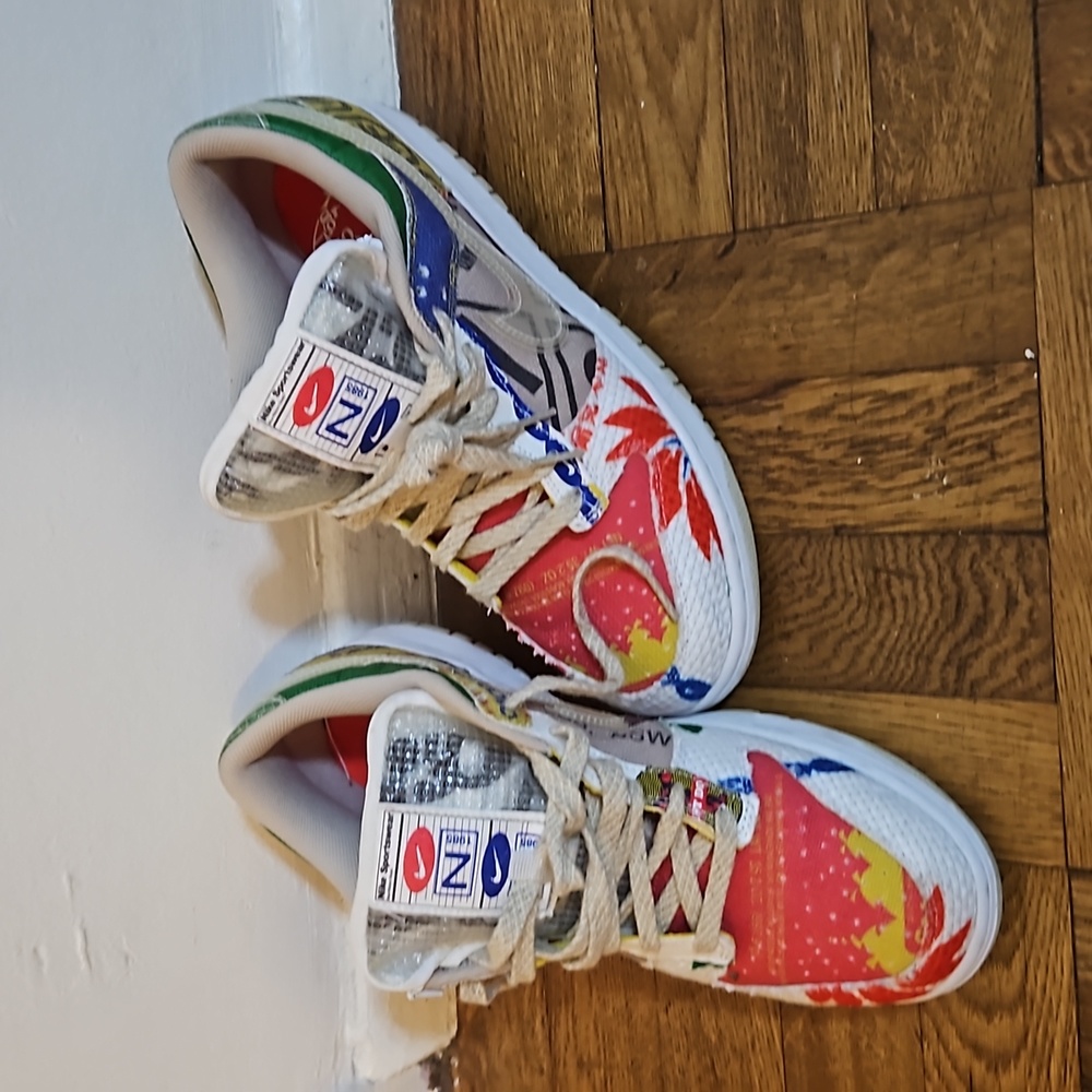 Mens Nike Sportswear men's size 9